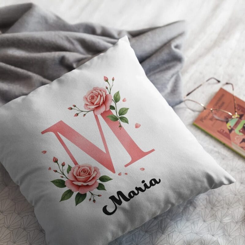 pernă personalizată cu inițială și nume