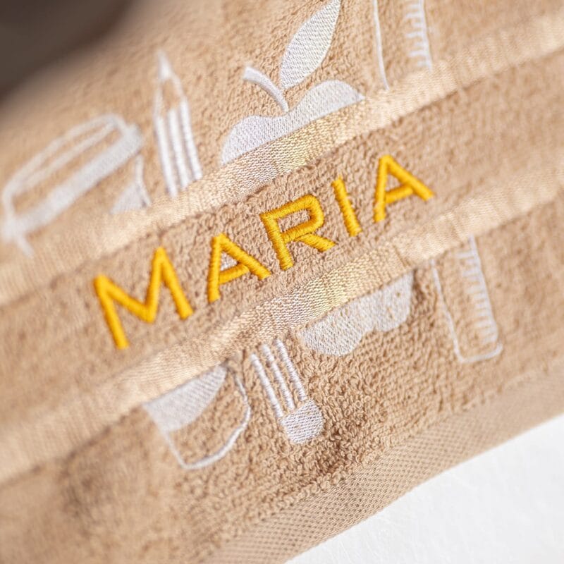 prosop brodat cu nume pentru Școală