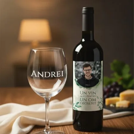 set cadou "un vin ales" – pahar și vin roșu, personalizate cu nume și poză