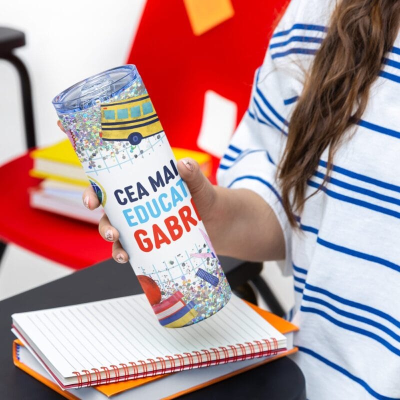 termos "cea mai bună educatoare" – cadou personalizat cu nume