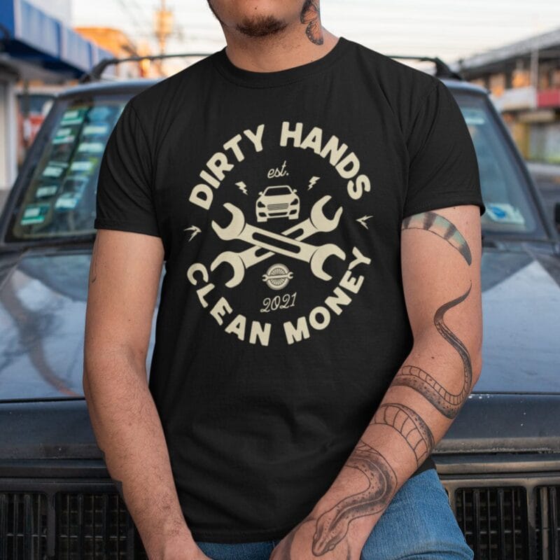 tricou "dirty hands, clean money" – emblema mecanicului mândru, personalizat cu an