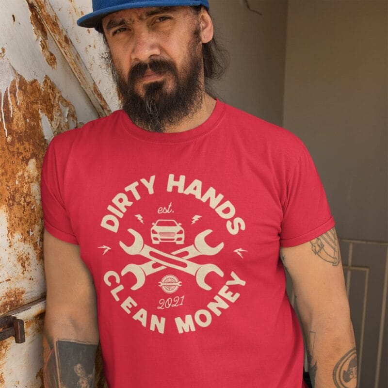 tricou "dirty hands, clean money" – emblema mecanicului mândru, personalizat cu an