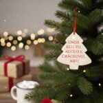 ornament de crăciun personalizat "povestea noastră" glob din lemn cu mesaj