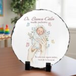 placă de ardezie personalizată pentru medic pediatru cadou de mulțumire "În cele mai sigure mâini"