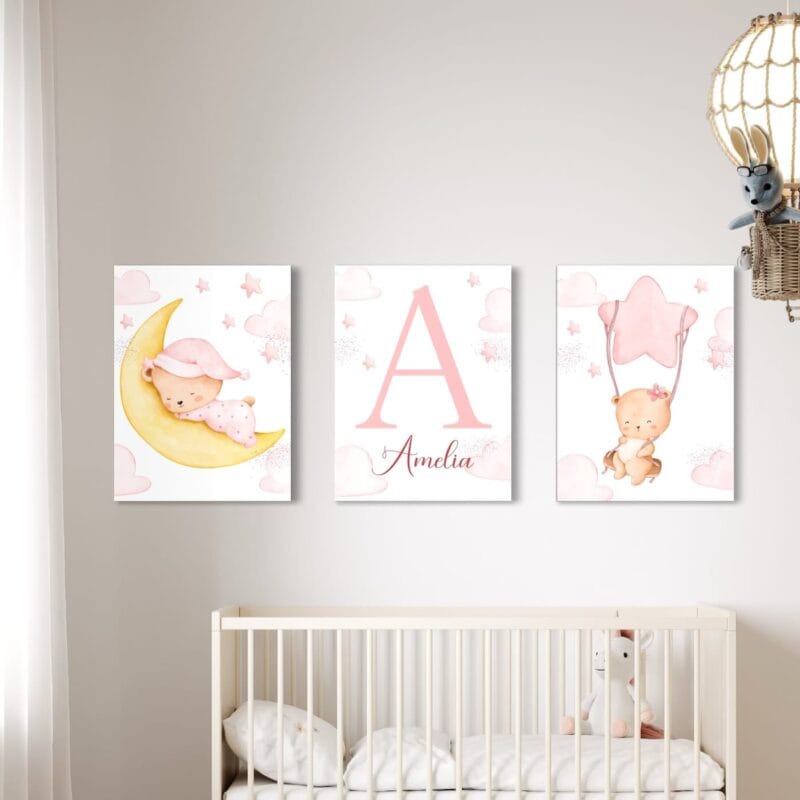 set 3 tablouri personalizate cu nume și monogramă – triptic acuarelă pentru camera copilului