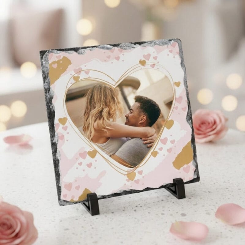 placă ardezie pătrată "inima noastră" personalizată cu poză cuplu (design pastel & gold)