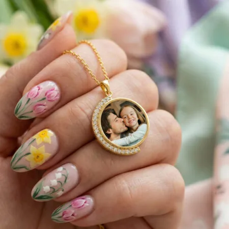 Pandantiv Rotund cu Poză și Cristale