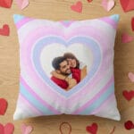 pernă personalizată "inimi concentrice" poză de cuplu în design pastel (cadou romantic)