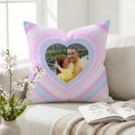 pernă personalizată "inimi concentrice" poză de cuplu în design pastel (cadou romantic)