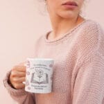 cană personalizată Învățătoare – design vesel „vă mulțumim că ne ajutați să creștem!”