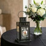 felinar comemorativ personalizat cu poză, nume și mesaje – o lumină veșnică