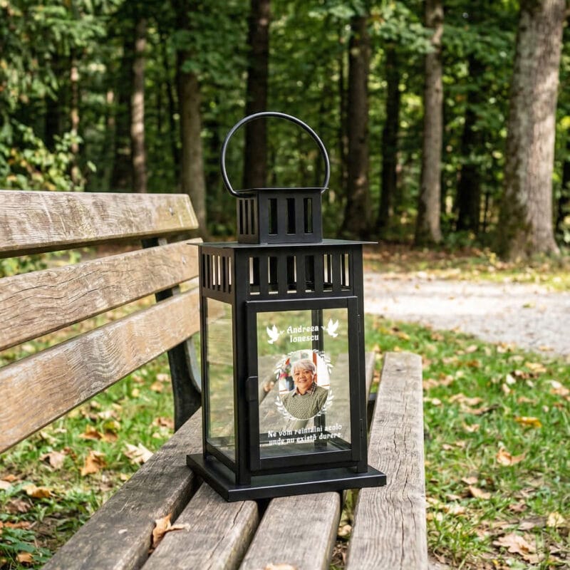 felinar comemorativ personalizat cu poză, nume și mesaje – o lumină veșnică