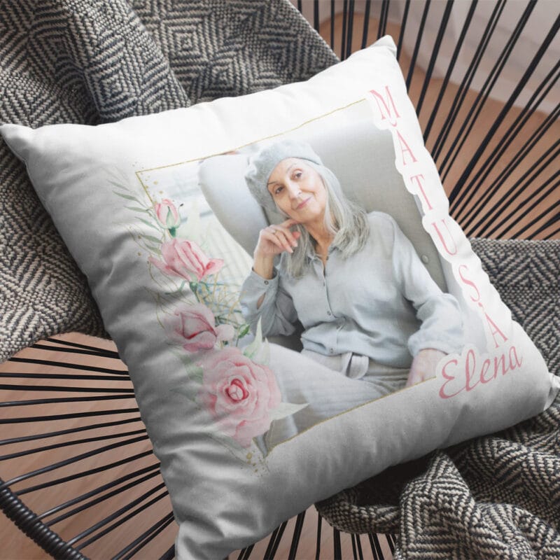 pernă personalizată „mătușa” – design floral cu poză și nume