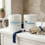 cană personalizată absolvent 2026 – nume și tocă