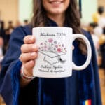 cană personalizată absolventă 2026 – viitorul îți aparține