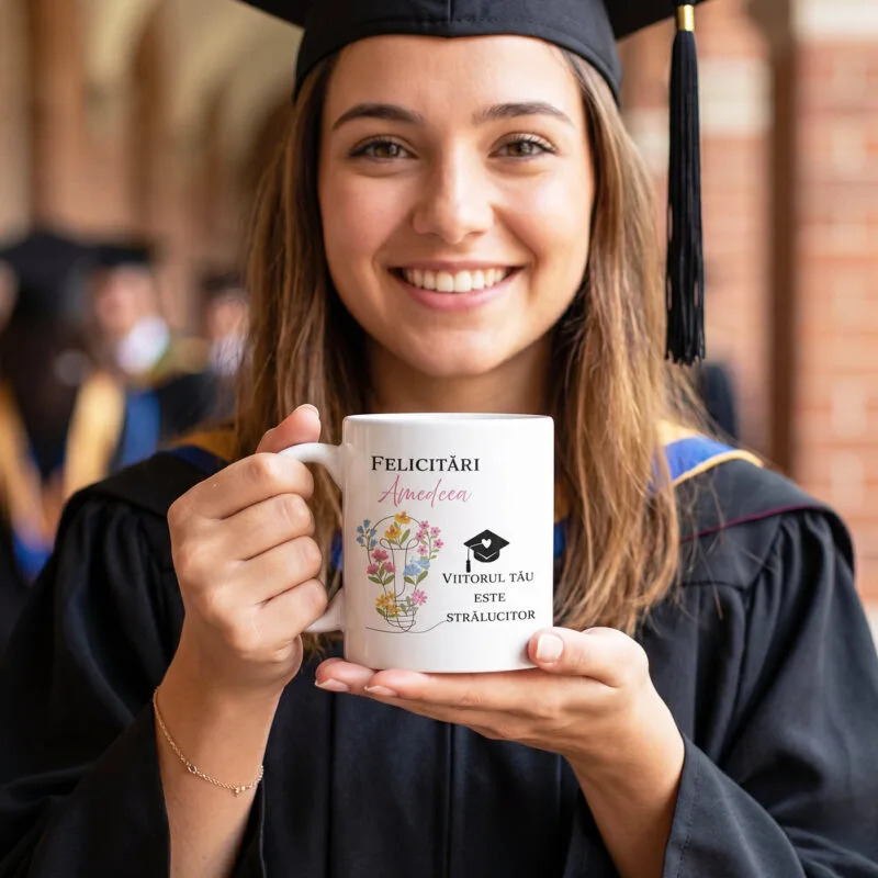 cană personalizată absolvire — viitorul tău este strălucitor