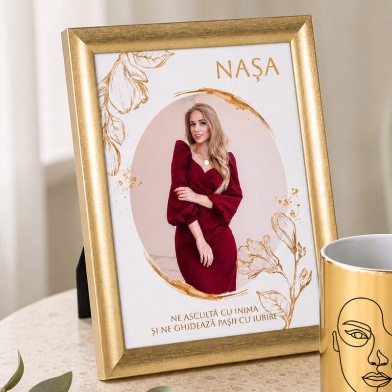 set cadou personalizat cu poză pentru nașă — cană și ramă aurie