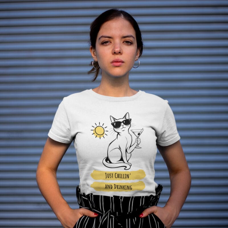 tricou personalizat cu mesaj — pisică relaxată la soare